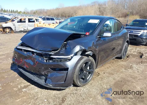 2026 Tesla Model Y Long Range Launch Series/Premium All-Wheel Drive из США, поврежденный, VIN 7SAYGDEEXTA479009